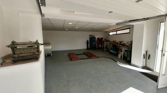 Image No.37-5 Bed Villa for sale