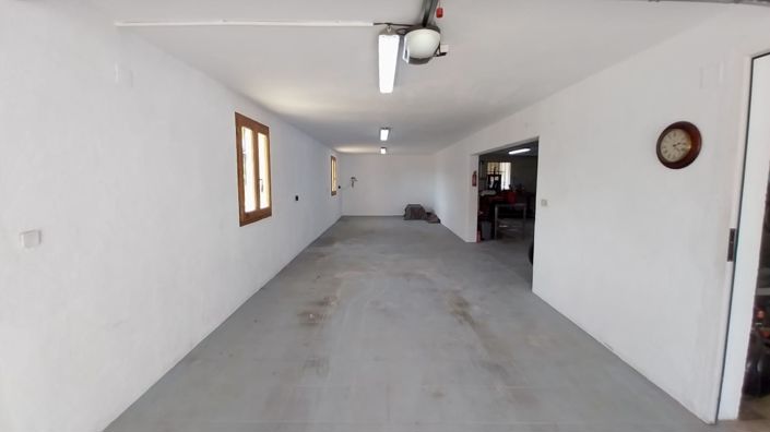 Image No.40-5 Bed Villa for sale