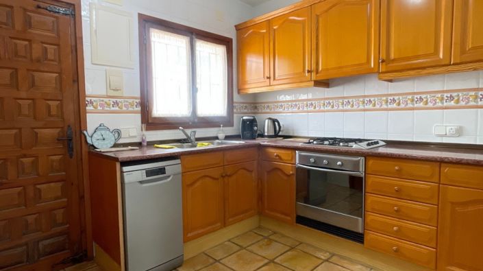 Image No.15-6 Bed Villa for sale