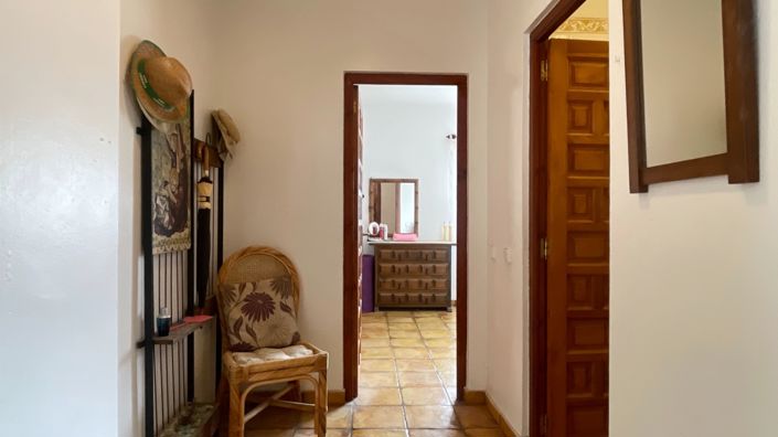 Image No.18-6 Bed Villa for sale