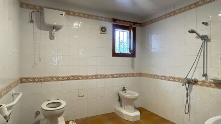 Image No.37-6 Bed Villa for sale