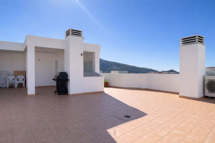 Image No.3-3 Bed Apartment for sale