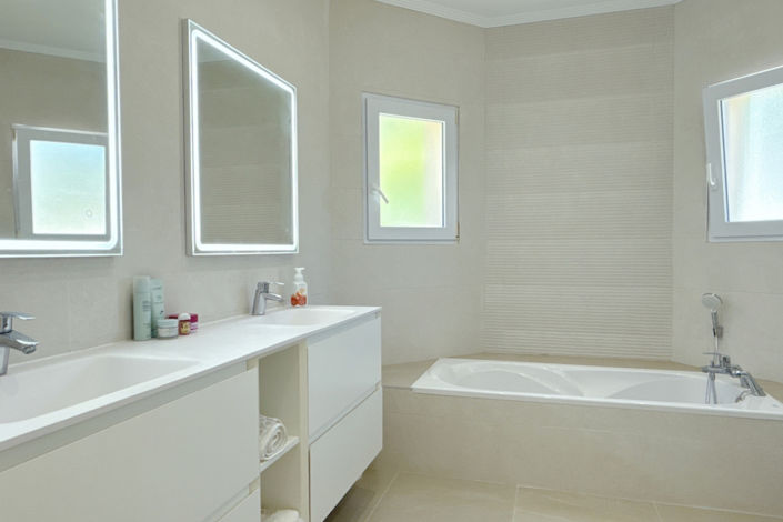 Image No.30-3 Bed Villa for sale