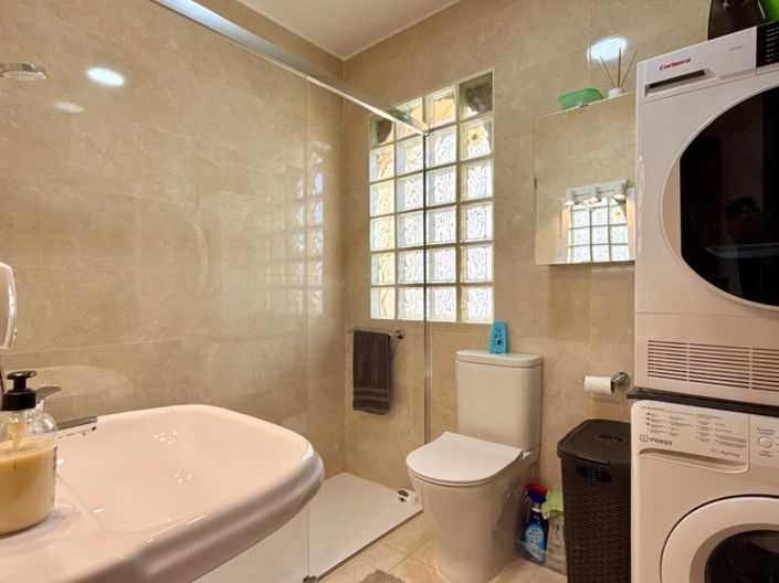 Image No.18-2 Bed Villa for sale