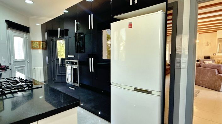Image No.37-4 Bed Villa for sale