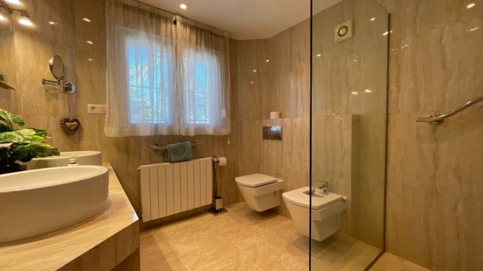 Image No.21-3 Bed Villa for sale