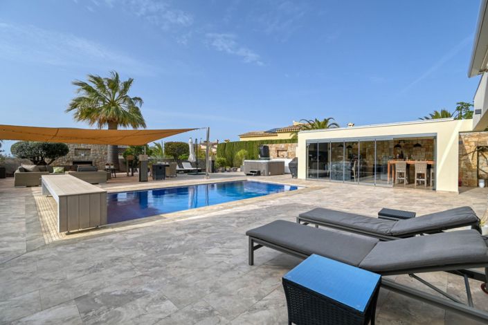Image No.12-4 Bed Villa for sale