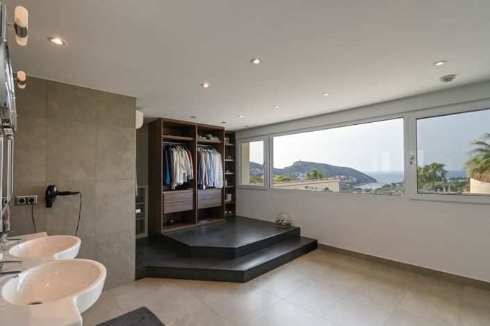 Image No.30-4 Bed Villa for sale