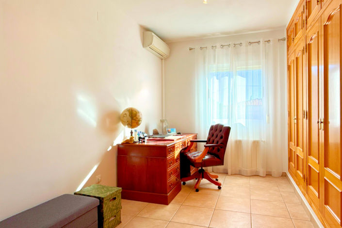 Image No.32-4 Bed Villa for sale