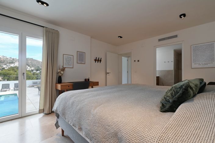 Image No.18-4 Bed Villa for sale