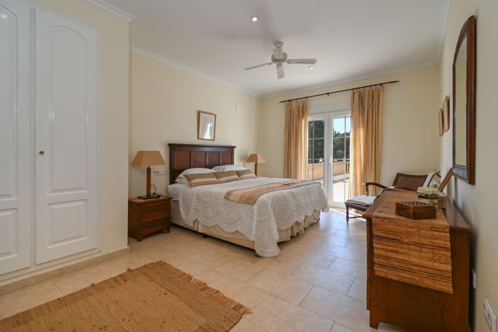 Image No.15-3 Bed Villa for sale
