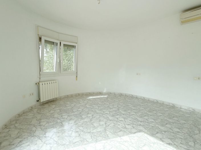 Image No.17-3 Bed Villa for sale