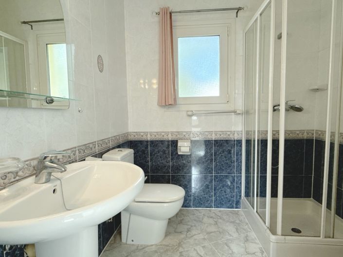 Image No.20-3 Bed Villa for sale