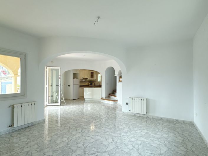 Image No.5-3 Bed Villa for sale