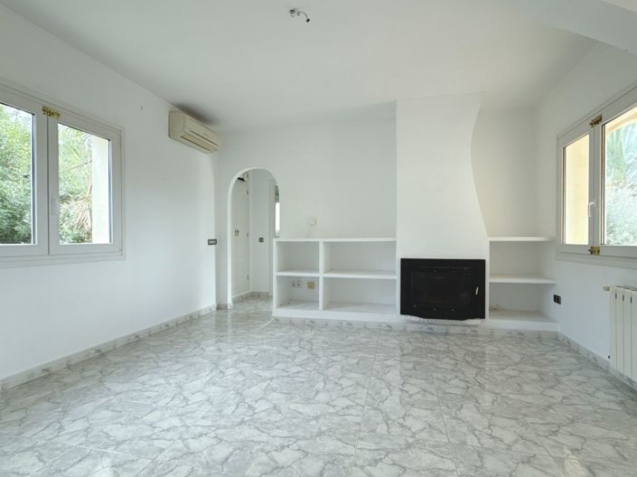 Image No.7-3 Bed Villa for sale