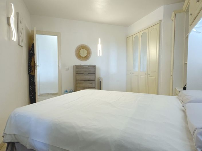 Image No.12-3 Bed Villa for sale