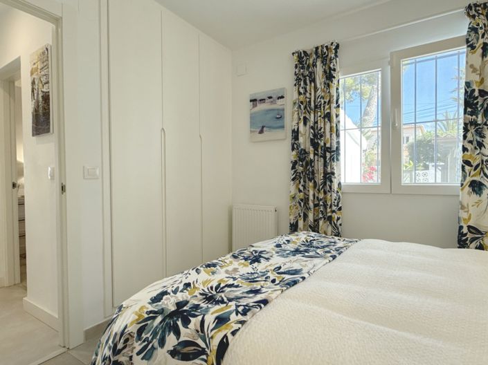 Image No.17-2 Bed Villa for sale