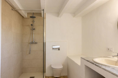 renovatedvillainjaveawithpoolandseparateguest