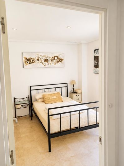Image No.18-3 Bed Apartment for sale