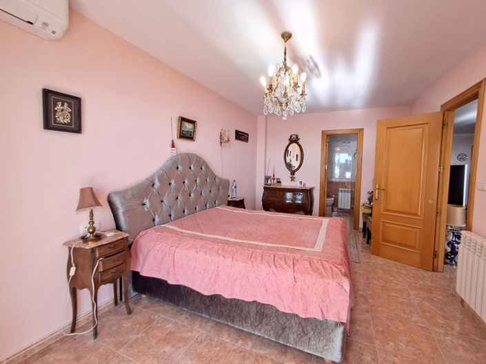 Image No.17-3 Bed Apartment for sale