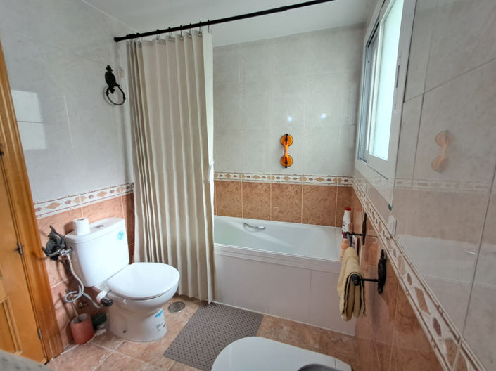 Image No.21-3 Bed Apartment for sale