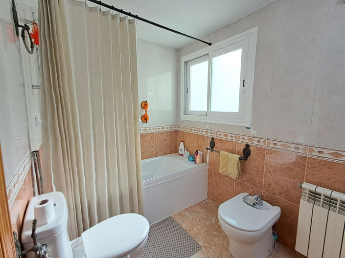 Image No.22-3 Bed Apartment for sale