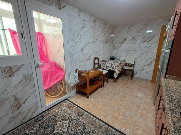 Image No.25-3 Bed Apartment for sale