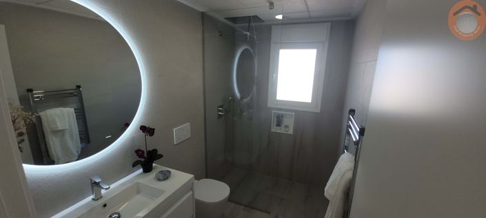 Image No.10-3 Bed Townhouse for sale