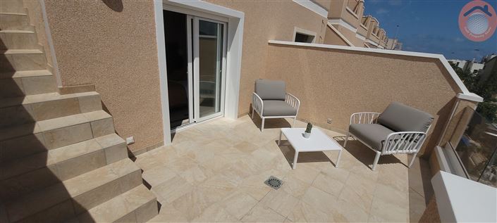 Image No.15-3 Bed Townhouse for sale