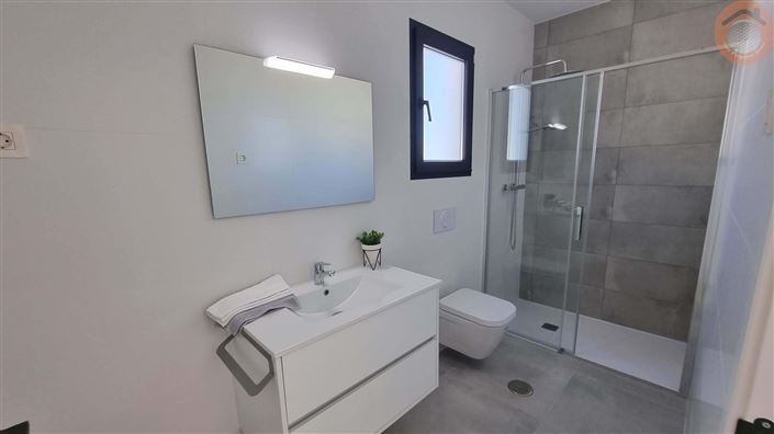 Image No.19-2 Bed Villa for sale