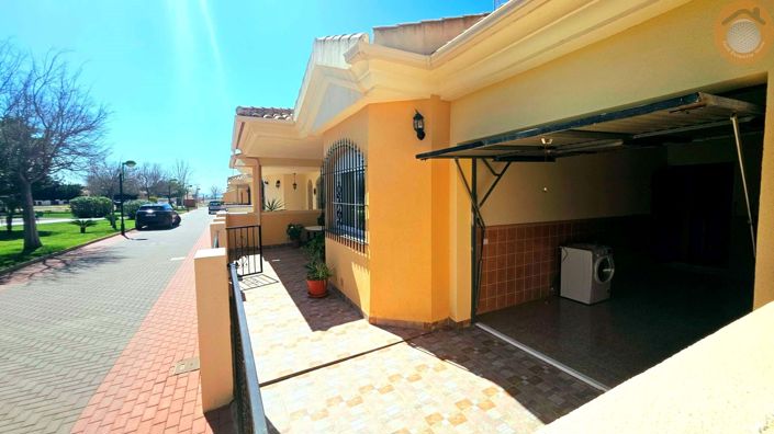 Image No.28-3 Bed Villa for sale