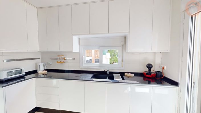 Image No.8-3 Bed Villa for sale