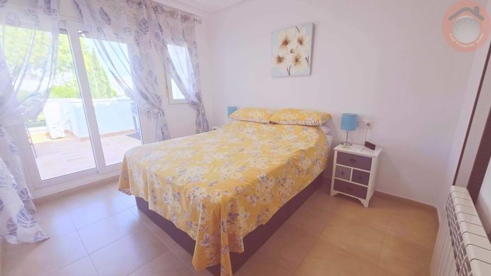 Image No.26-2 Bed Townhouse for sale