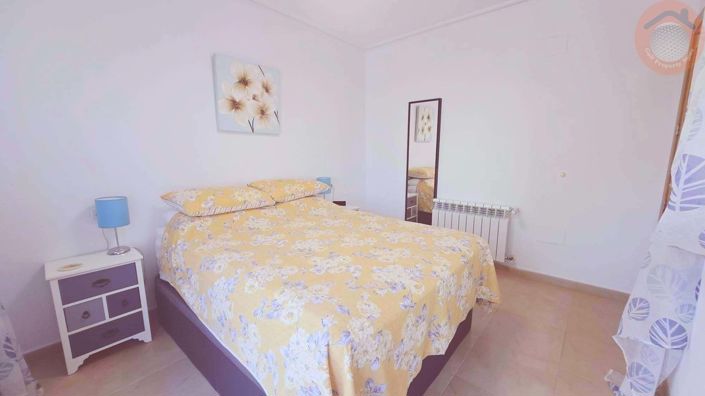 Image No.27-2 Bed Townhouse for sale