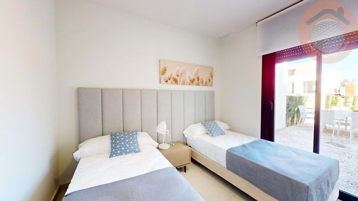 Image No.35-2 Bed Townhouse for sale