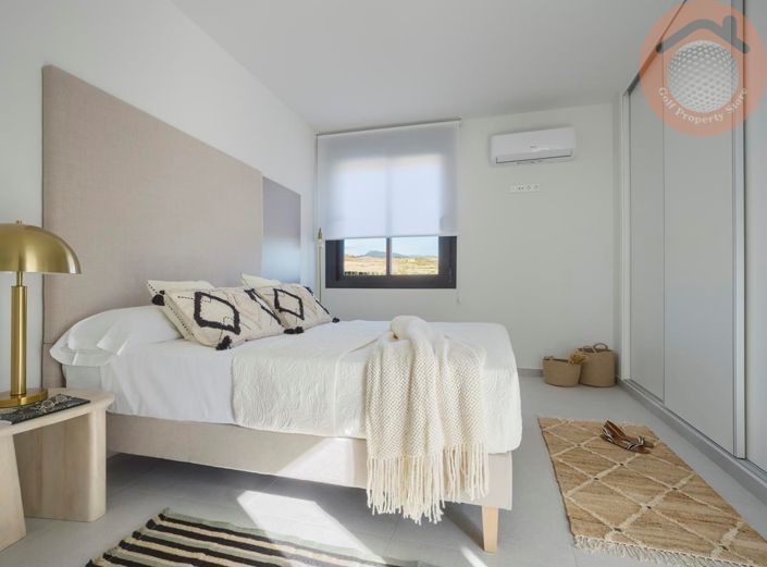 Image No.41-2 Bed Townhouse for sale