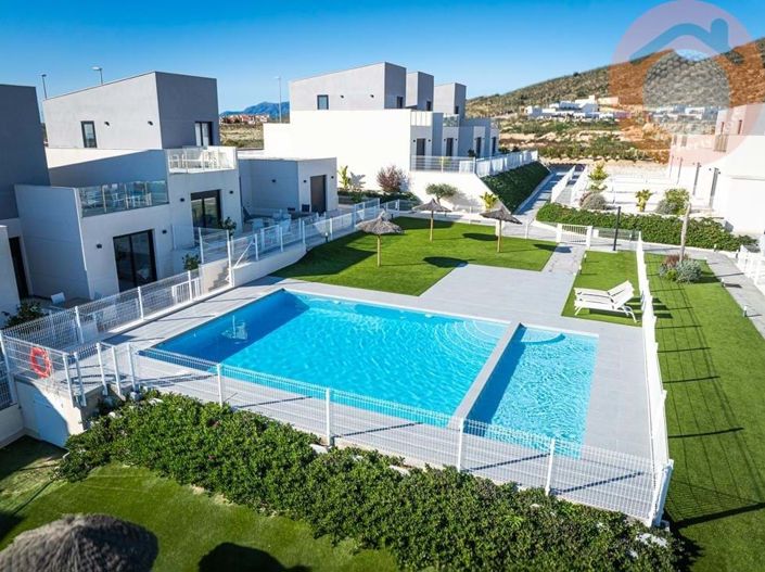 Image No.10-2 Bed Townhouse for sale