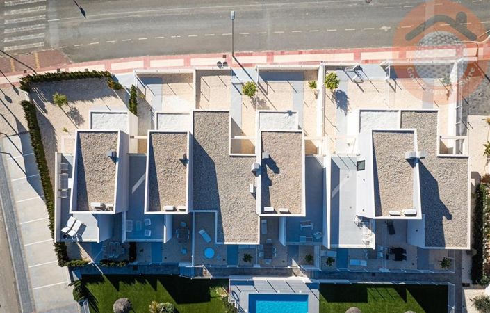 Image No.14-3 Bed Townhouse for sale