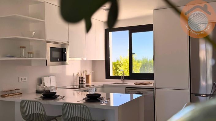 Image No.28-3 Bed Townhouse for sale