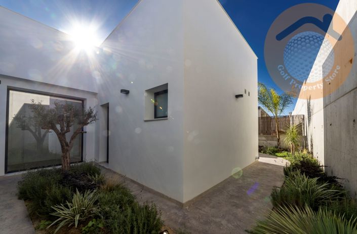Image No.31-3 Bed Villa for sale