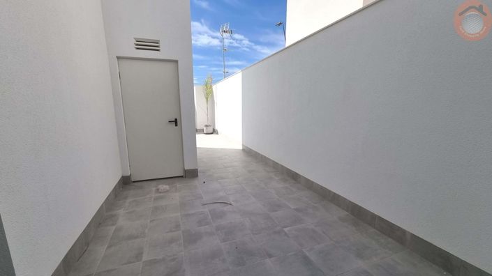 Image No.15-3 Bed Villa for sale