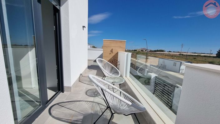 Image No.20-3 Bed Villa for sale