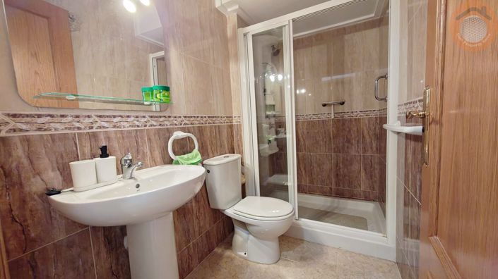 Image No.12-3 Bed Townhouse for sale