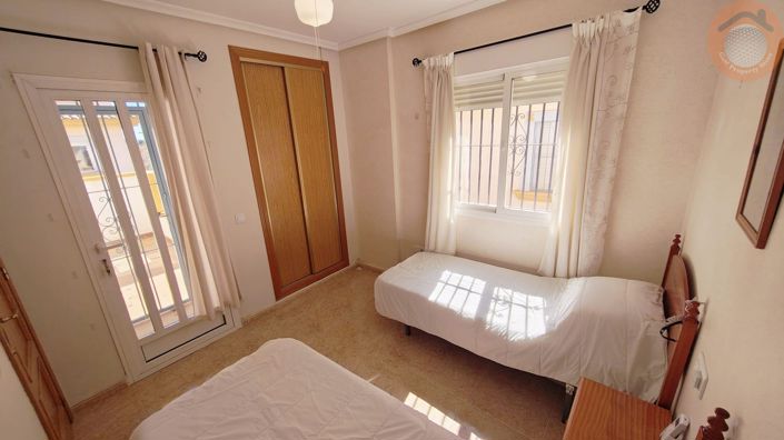 Image No.15-3 Bed Townhouse for sale