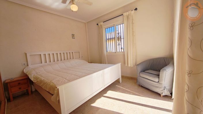 Image No.18-3 Bed Townhouse for sale