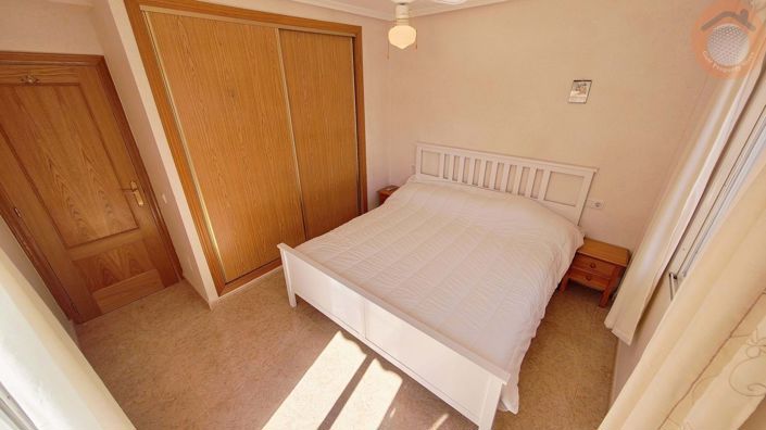 Image No.20-3 Bed Townhouse for sale