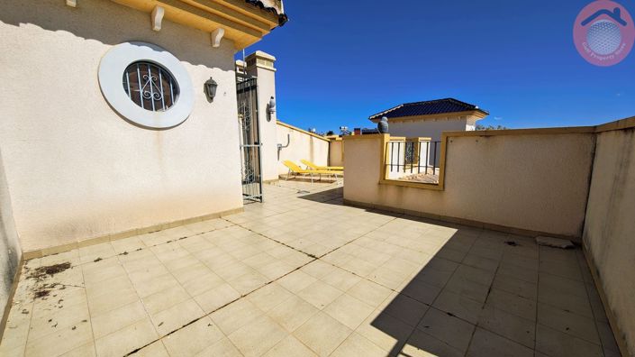 Image No.25-3 Bed Townhouse for sale