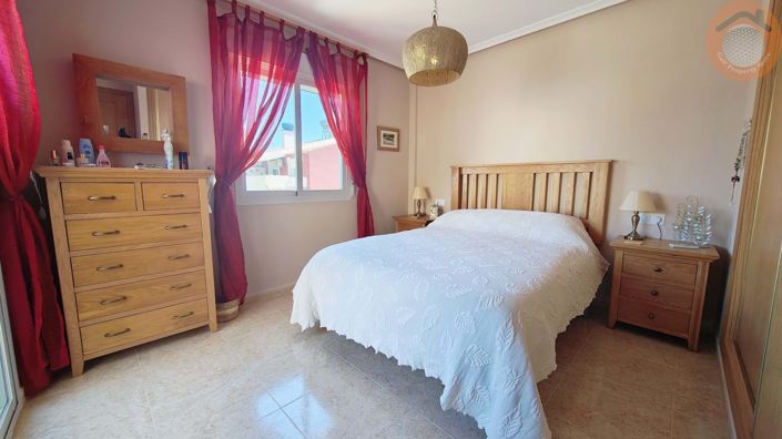 Image No.13-3 Bed Townhouse for sale