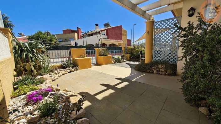 Image No.19-3 Bed Townhouse for sale