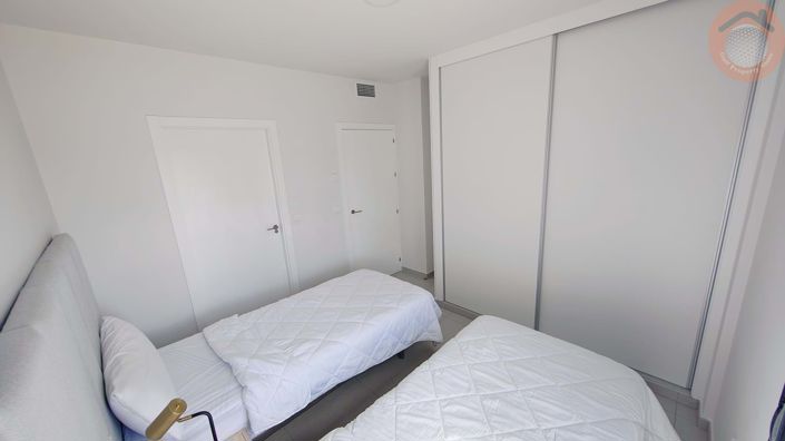 Image No.13-2 Bed Townhouse for sale